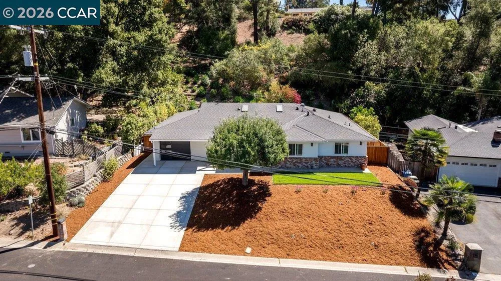 8 Ramona Dr Orinda, CA 94563