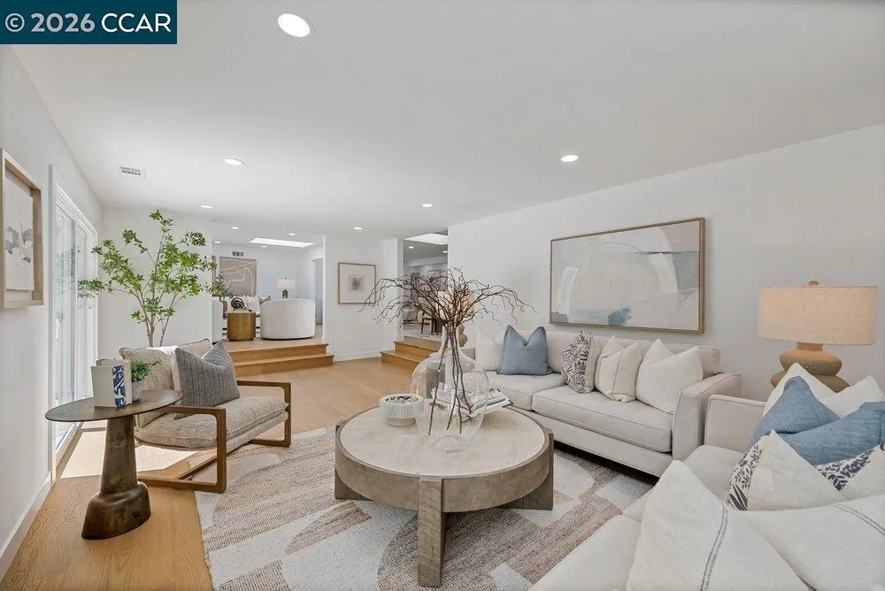 8 Ramona Dr Orinda, CA 94563