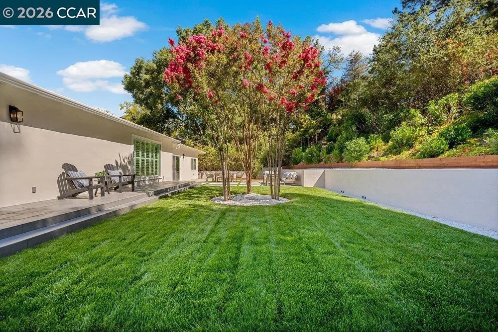 8 Ramona Dr Orinda, CA 94563