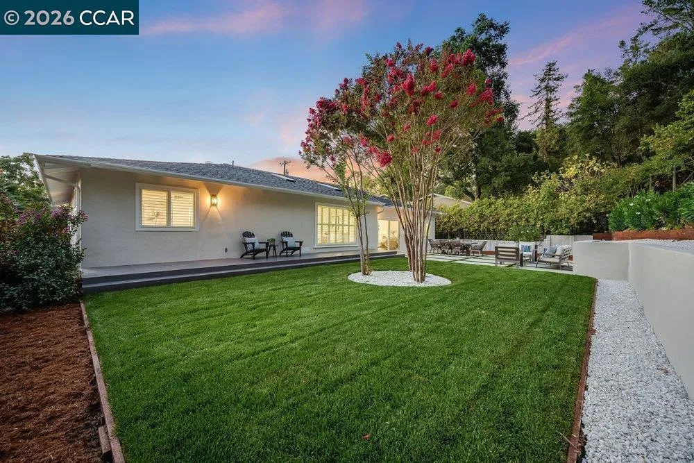 8 Ramona Dr Orinda, CA 94563