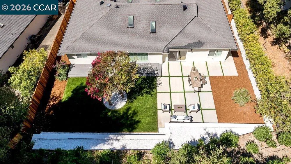 8 Ramona Dr Orinda, CA 94563