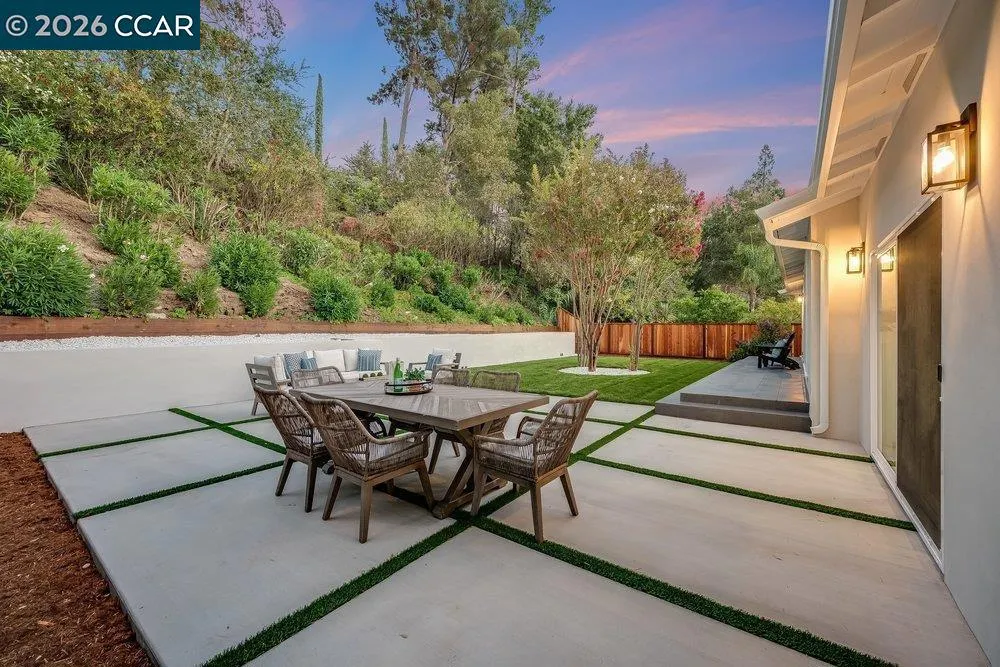 8 Ramona Dr Orinda, CA 94563
