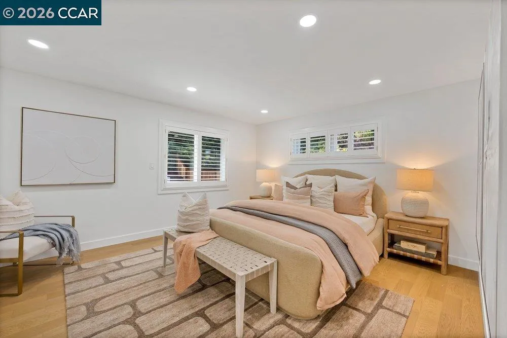 8 Ramona Dr Orinda, CA 94563