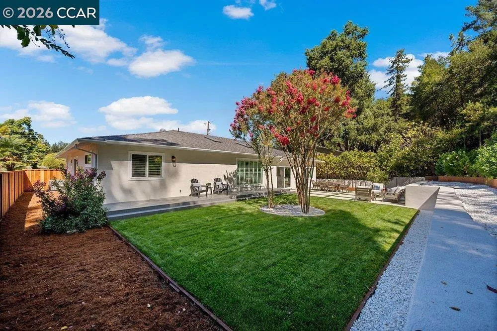8 Ramona Dr Orinda, CA 94563