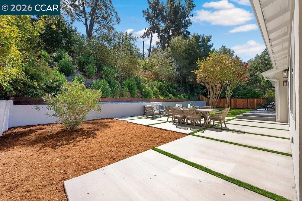 8 Ramona Dr Orinda, CA 94563