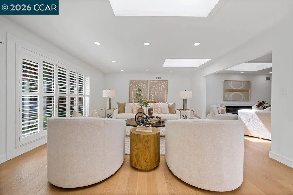 8 Ramona Dr Orinda, CA 94563