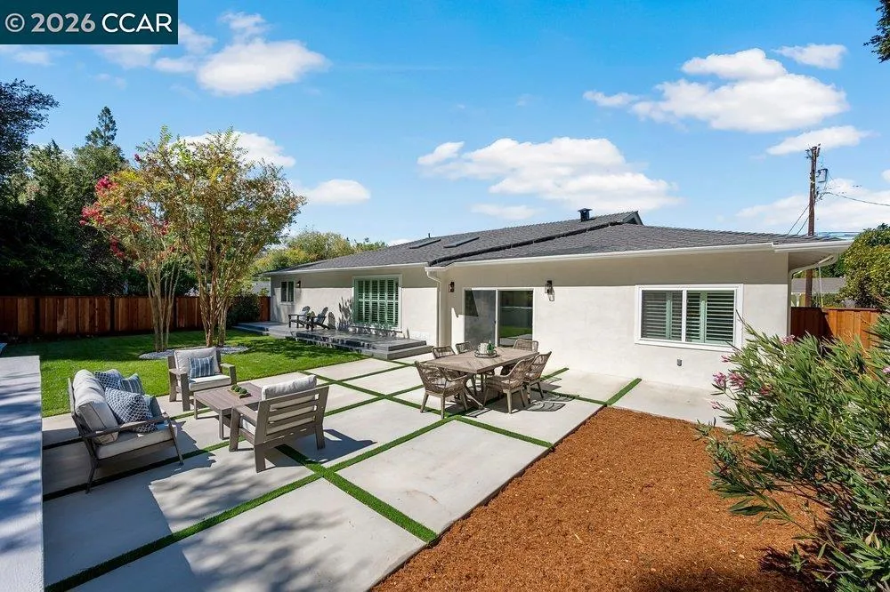 8 Ramona Dr Orinda, CA 94563
