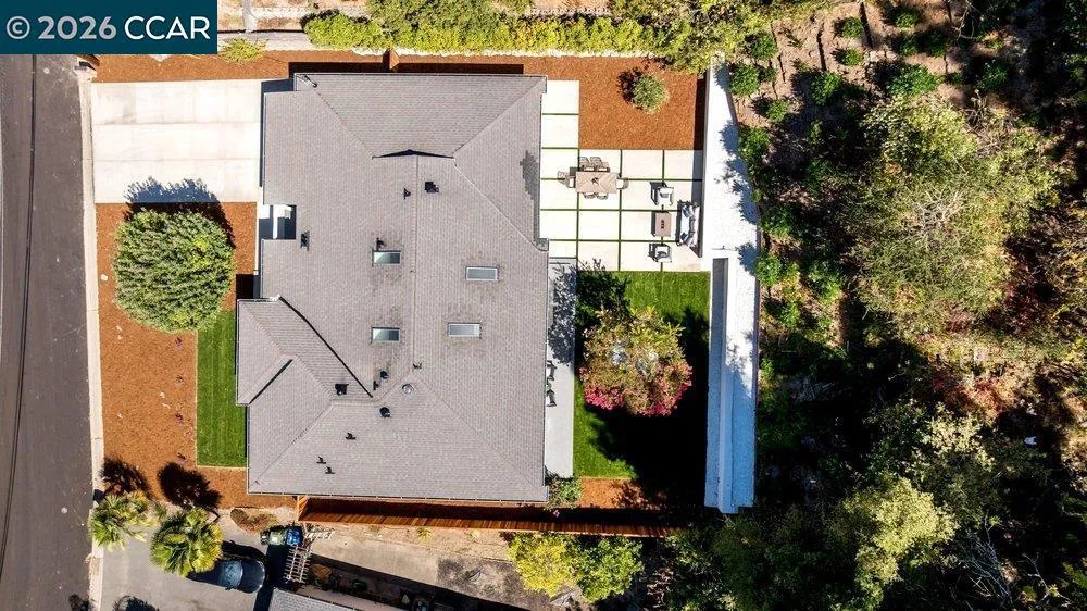 8 Ramona Dr Orinda, CA 94563