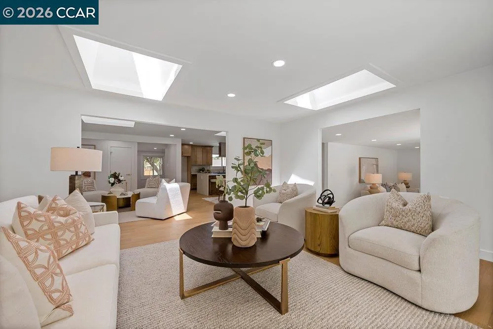 8 Ramona Dr Orinda, CA 94563