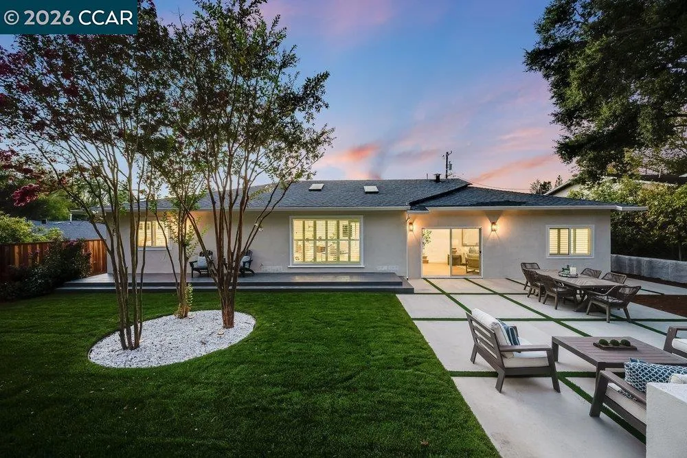 8 Ramona Dr Orinda, CA 94563
