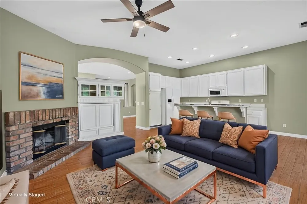 37799 Amber Lane Murrieta, CA 92562