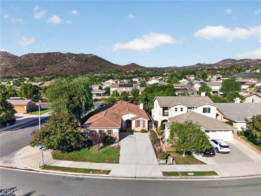 37799 Amber Lane Murrieta, CA 92562