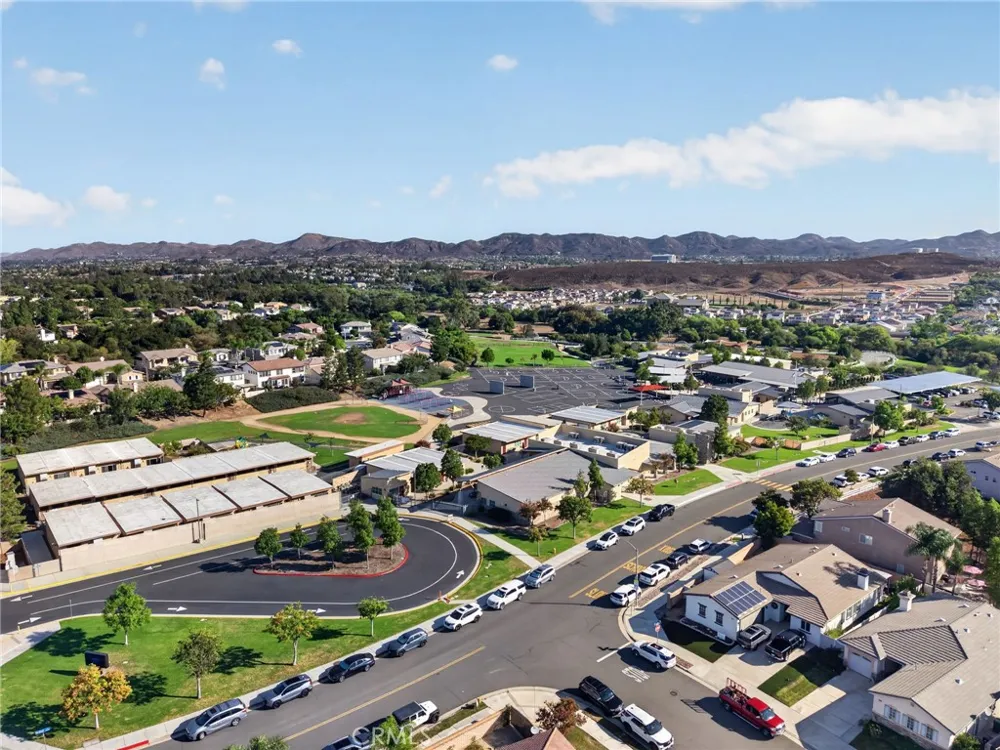 37799 Amber Lane Murrieta, CA 92562