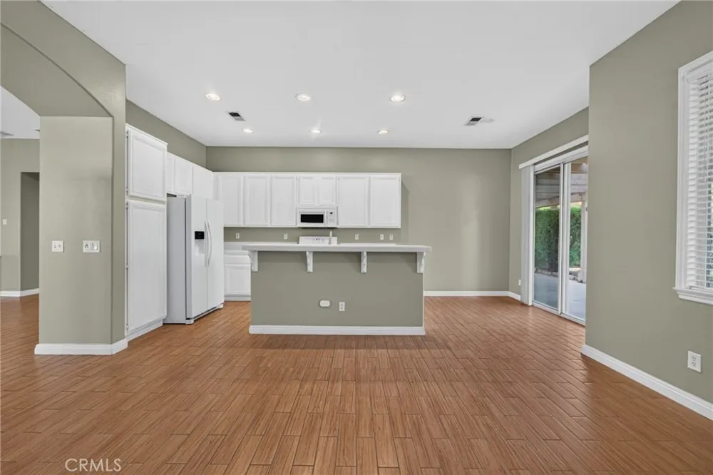 37799 Amber Lane Murrieta, CA 92562