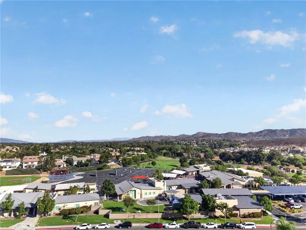 37799 Amber Lane Murrieta, CA 92562