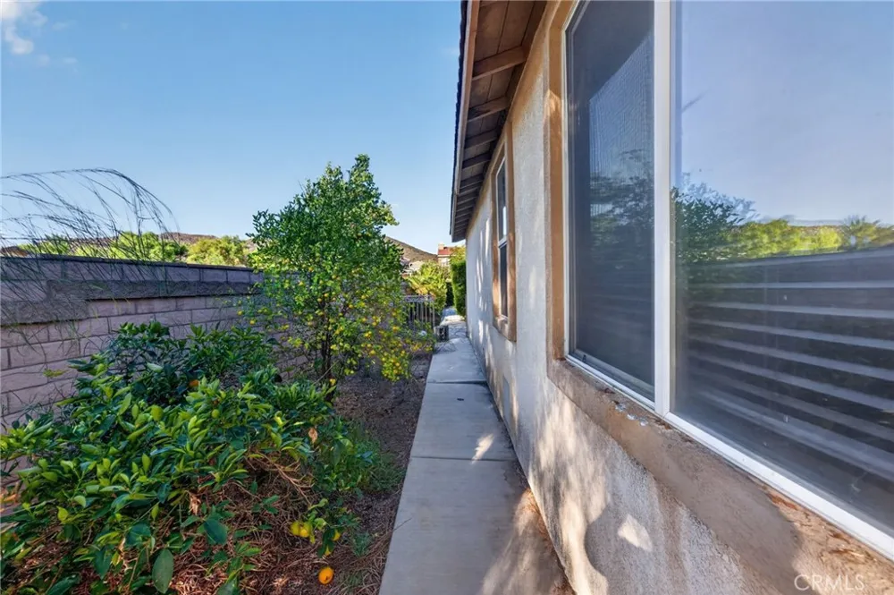 37799 Amber Lane Murrieta, CA 92562