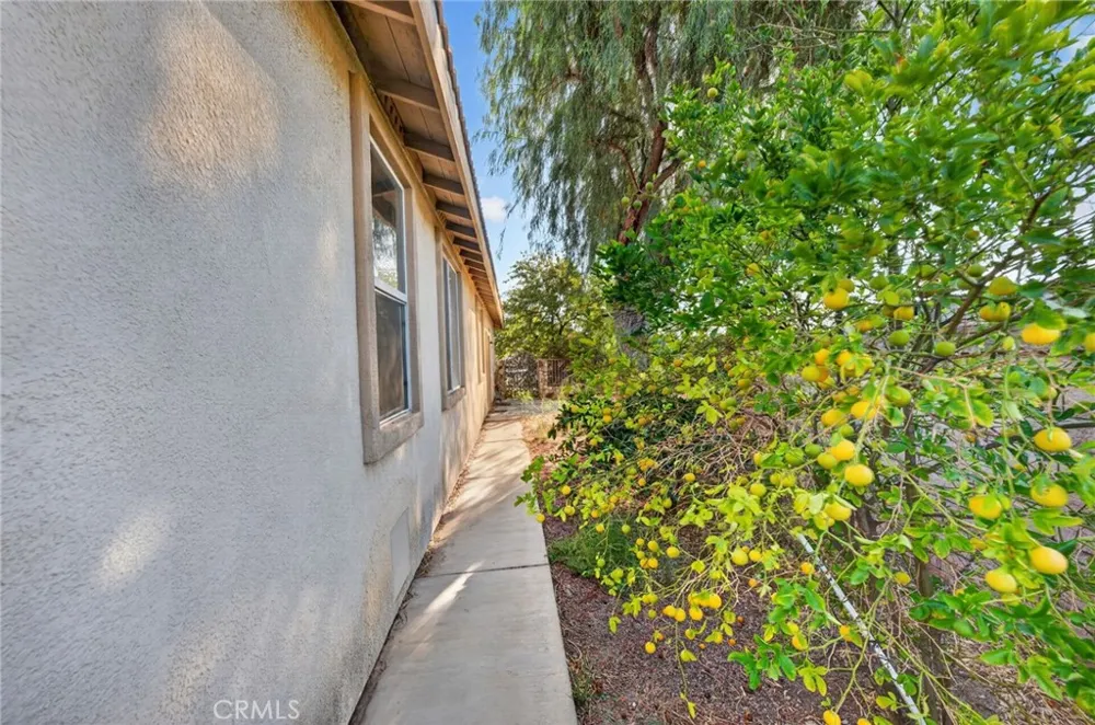 37799 Amber Lane Murrieta, CA 92562