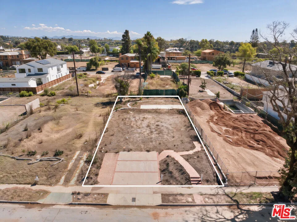 850 Hartzell Street Los Angeles, CA 90272