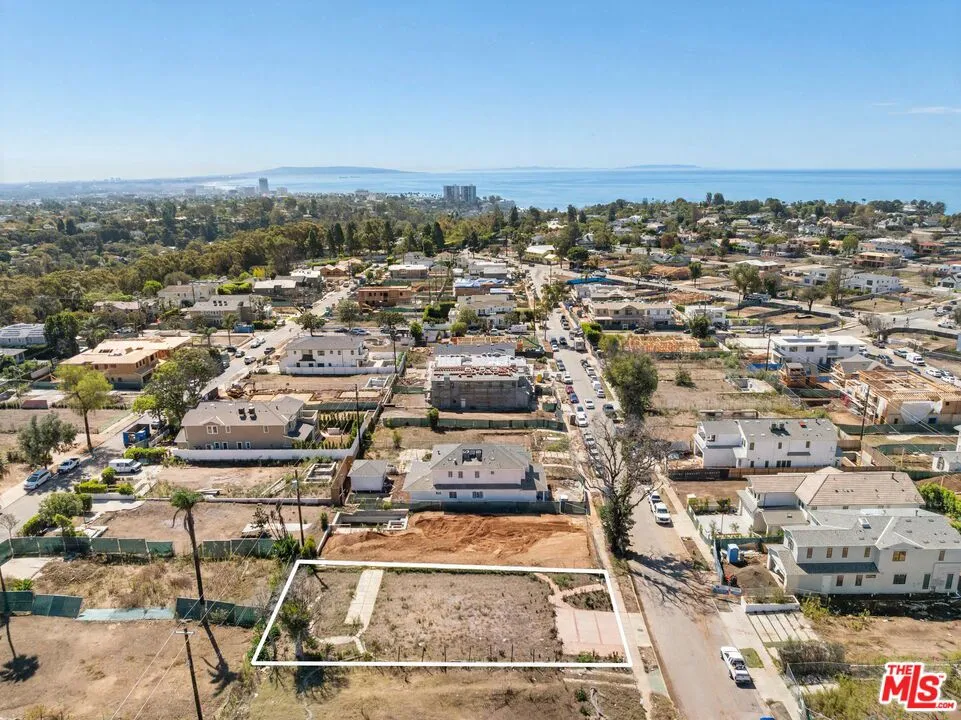 850 Hartzell Street Los Angeles, CA 90272