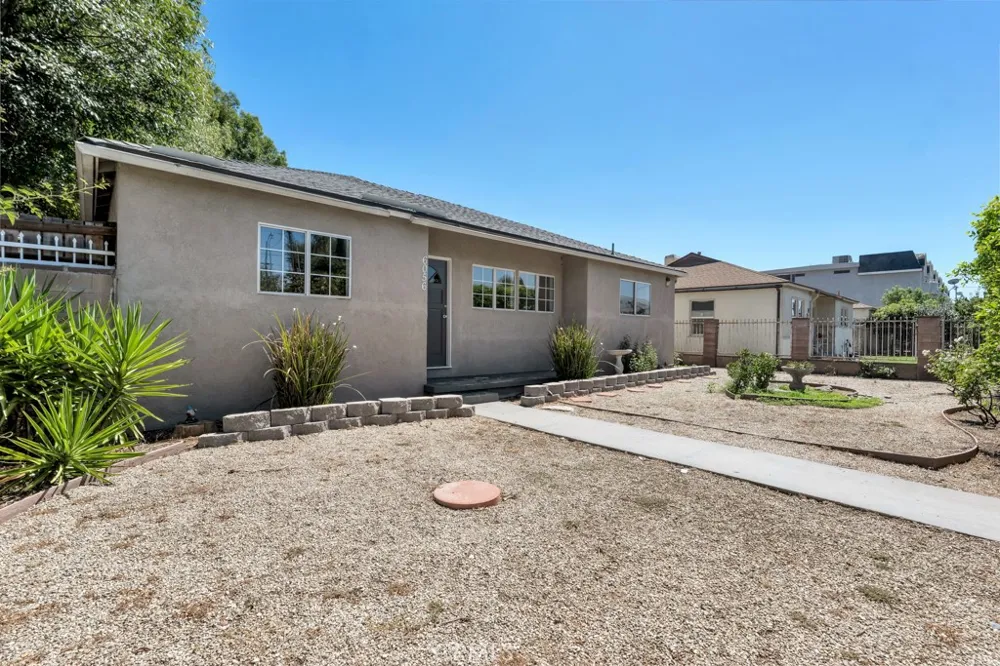 6056 Woodman Avenue Van Nuys, CA 91401