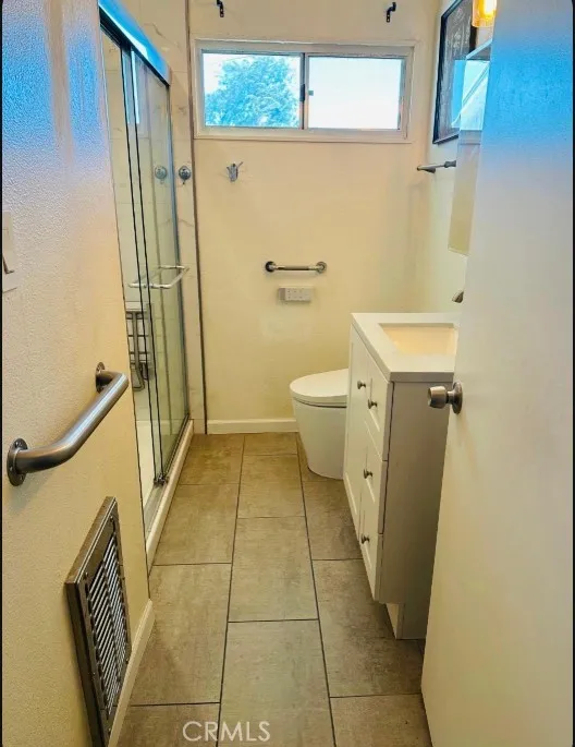 2490 Alder Pomona, CA 91767