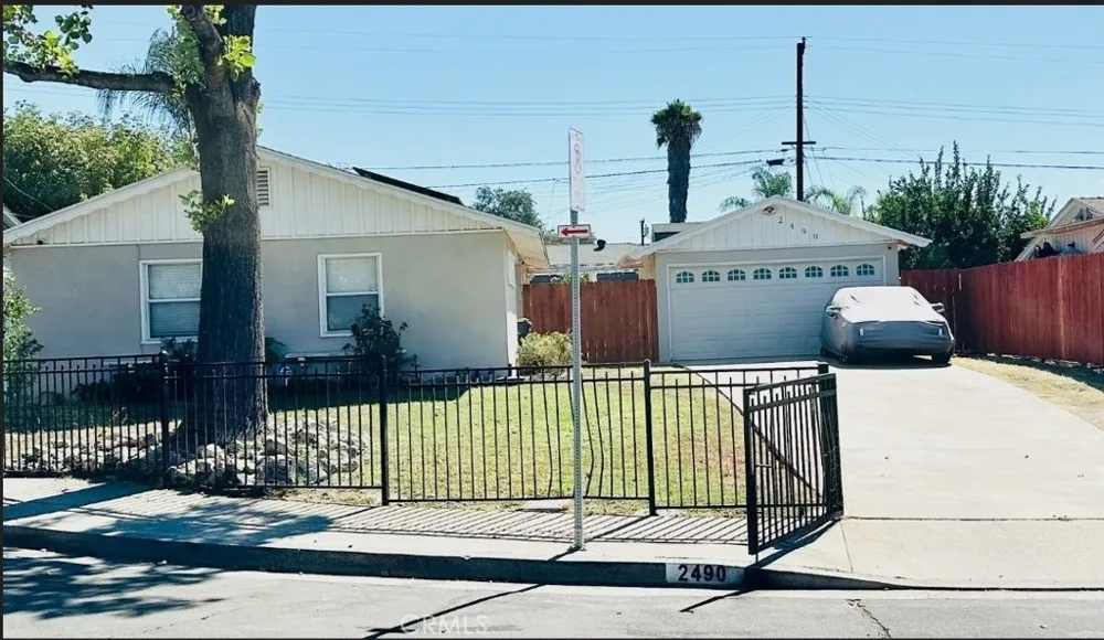 2490 Alder Pomona, CA 91767