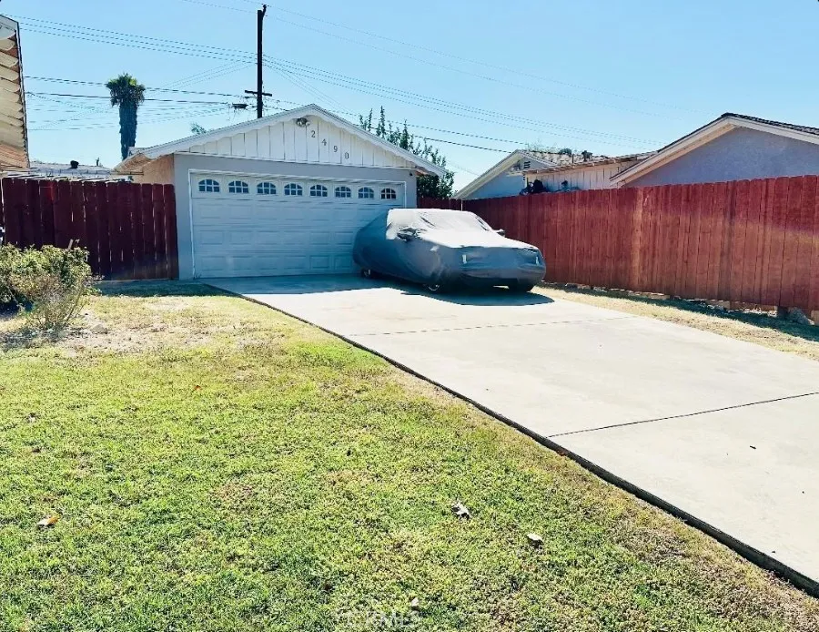 2490 Alder Pomona, CA 91767