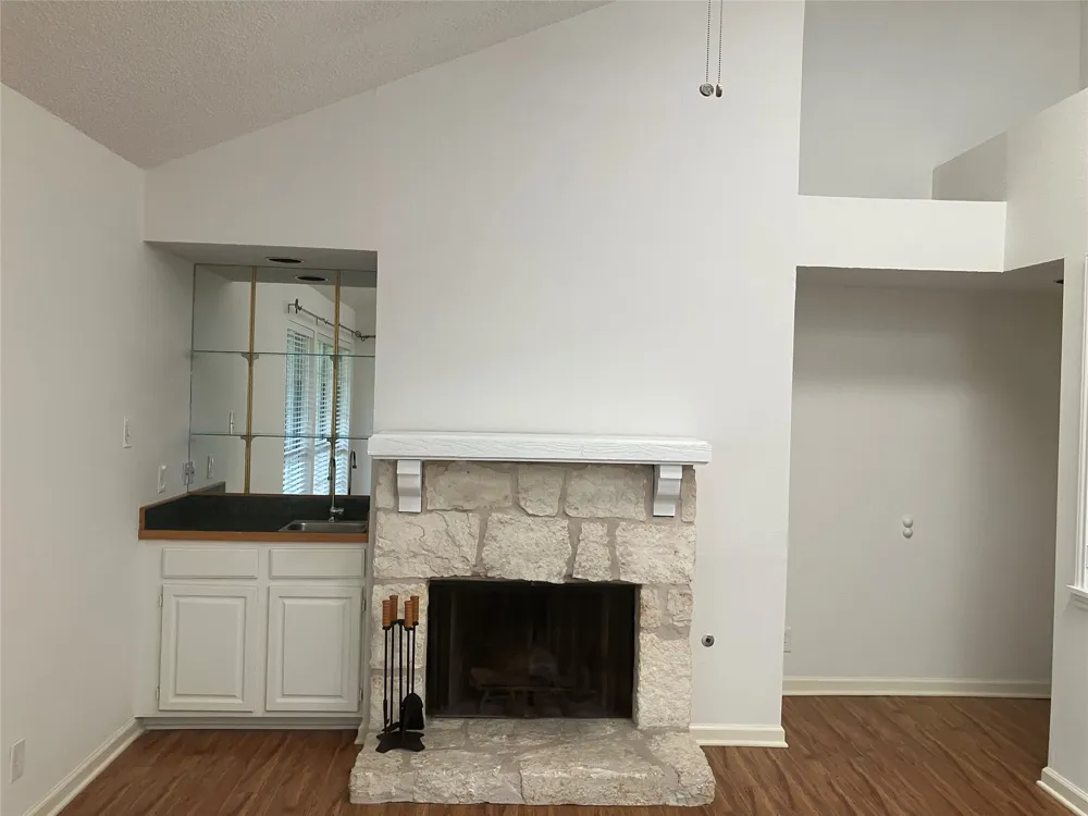 3809 Spicewood Springs Road #202 Austin, TX 78759