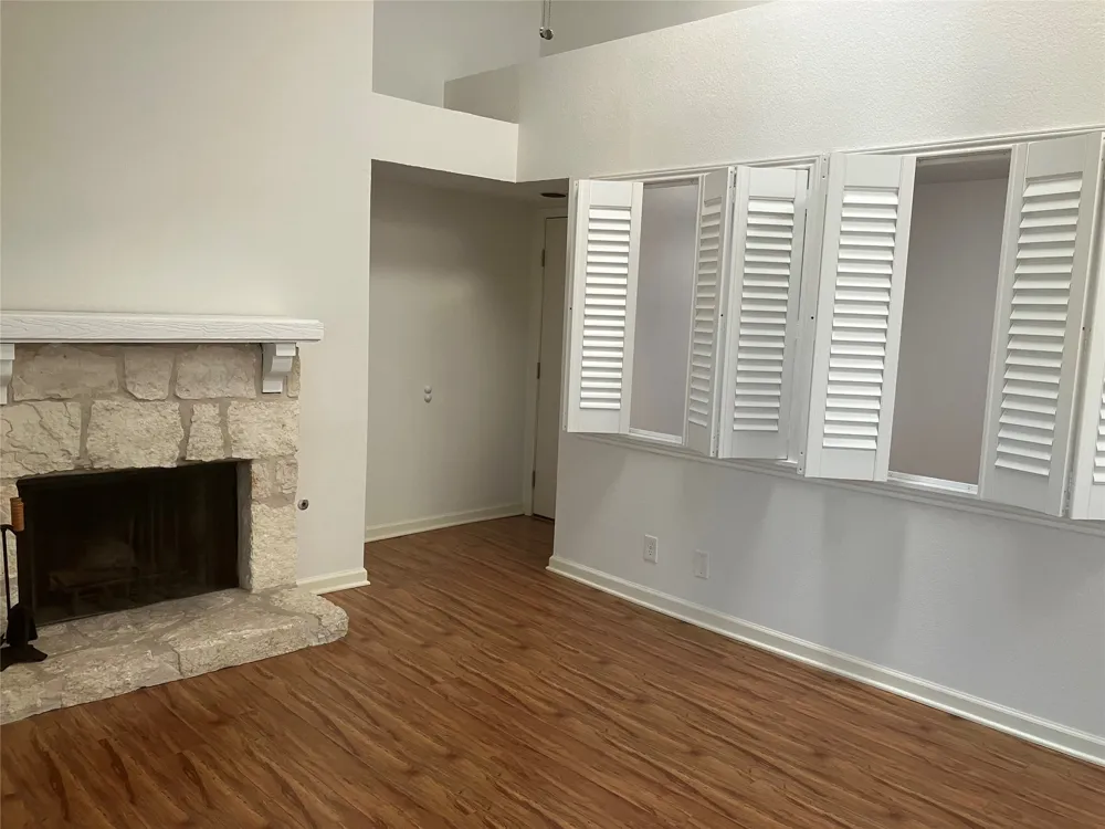 3809 Spicewood Springs Road #202 Austin, TX 78759