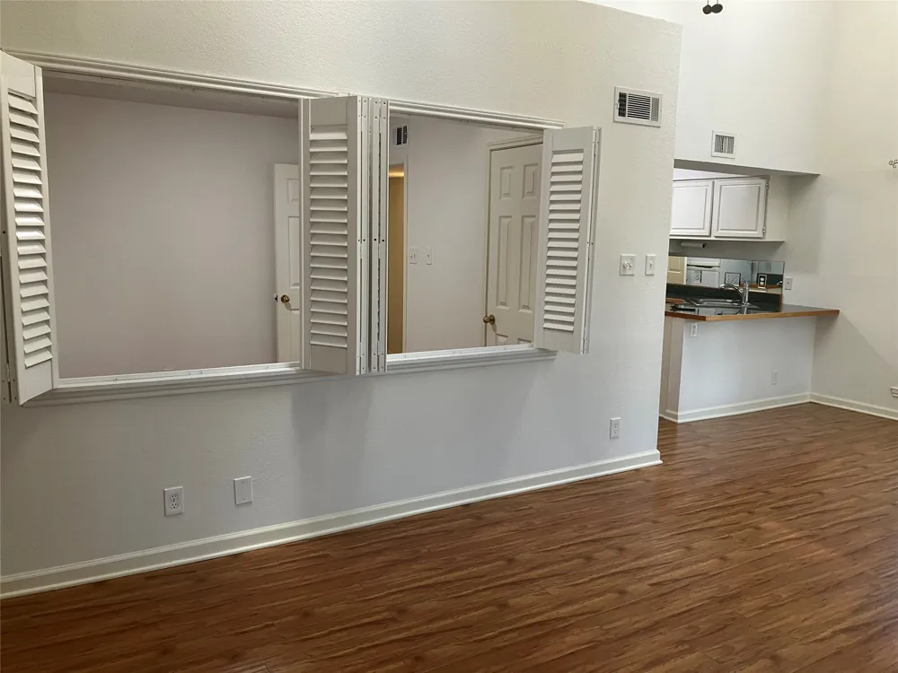 3809 Spicewood Springs Road #202 Austin, TX 78759