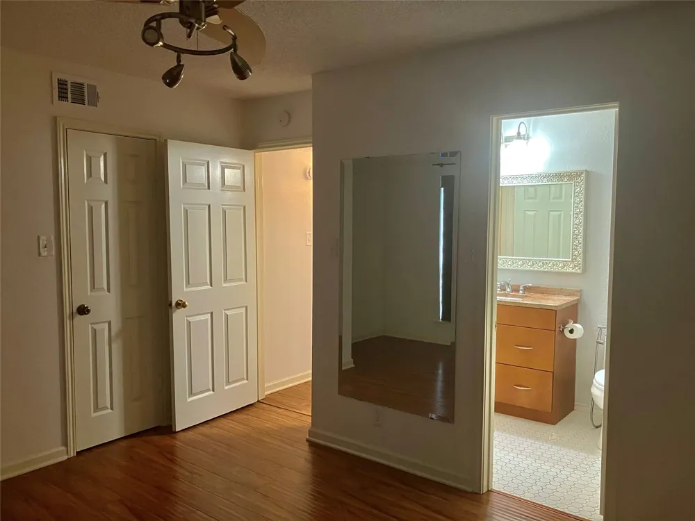 3809 Spicewood Springs Road #202 Austin, TX 78759