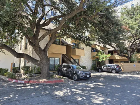 2714 Nueces Street #102