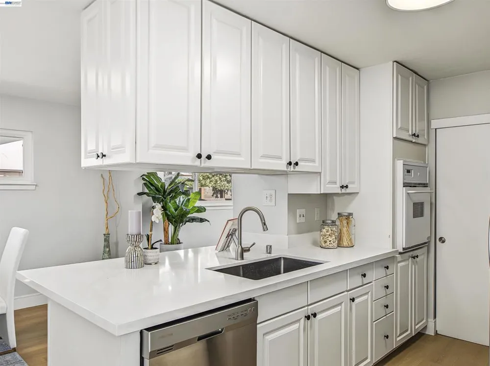 38300 Acacia St Fremont, CA 94536
