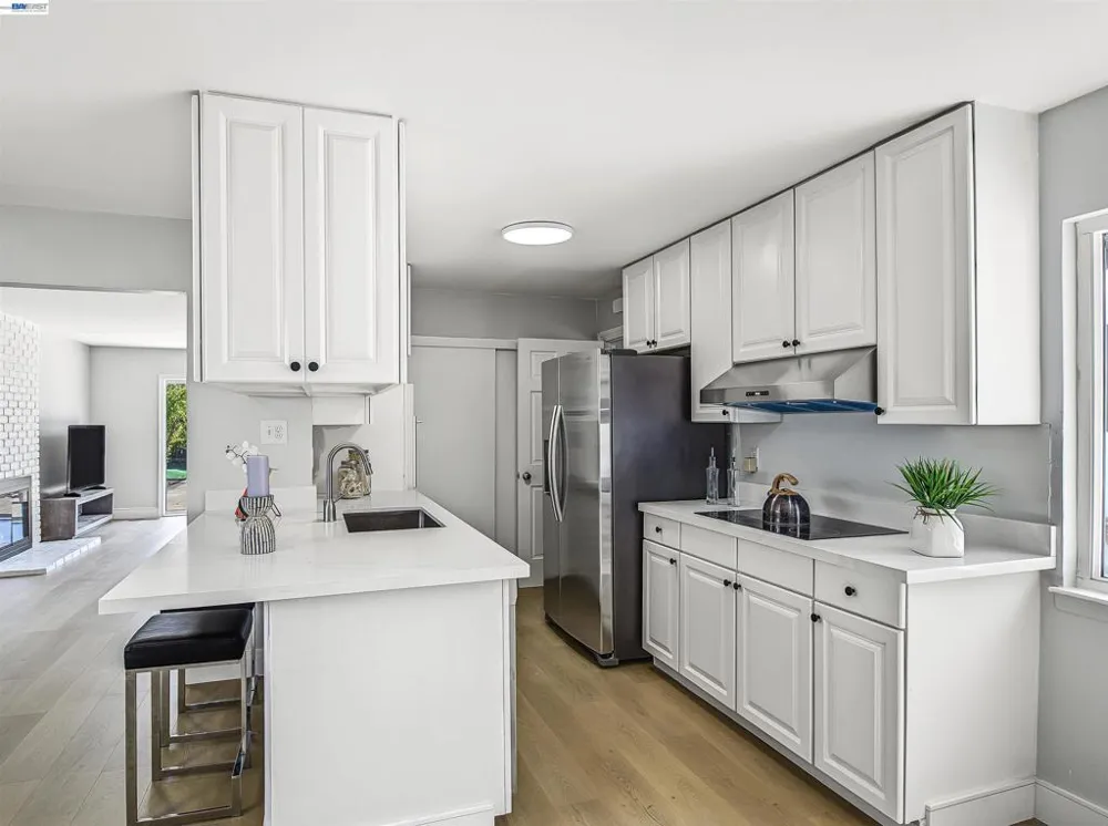 38300 Acacia St Fremont, CA 94536