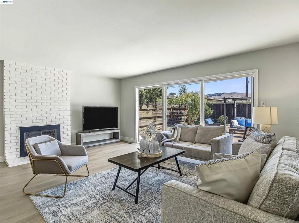 38300 Acacia St Fremont, CA 94536