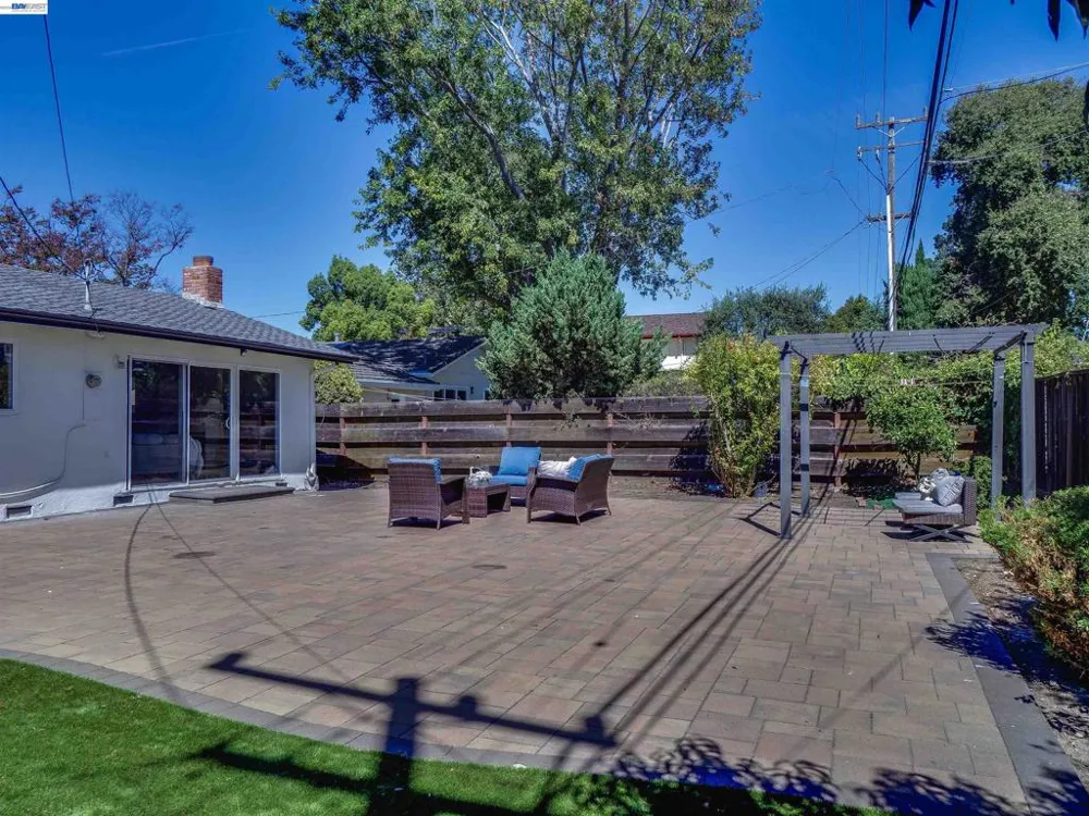 38300 Acacia St Fremont, CA 94536