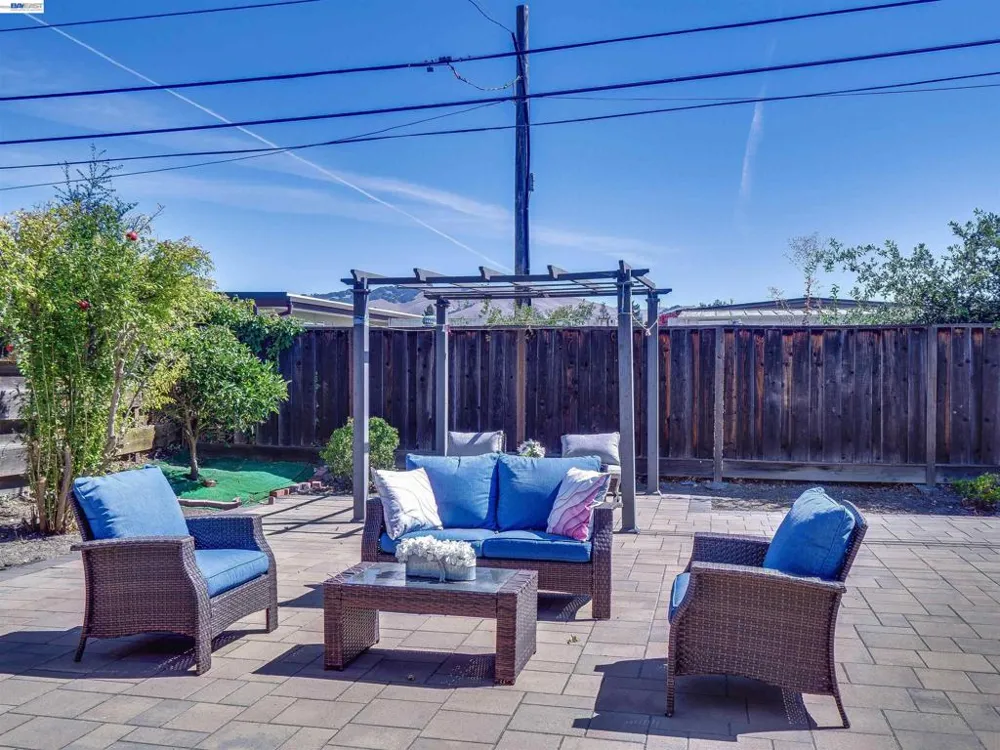 38300 Acacia St Fremont, CA 94536