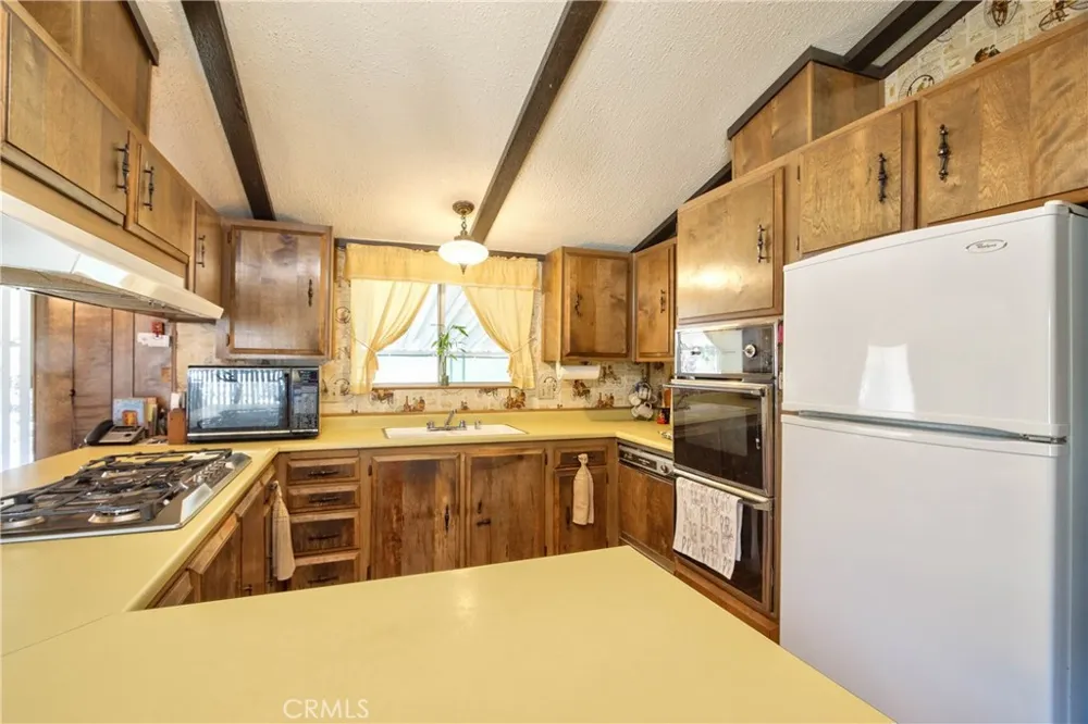 21869 Raynor Wildomar, CA 92595