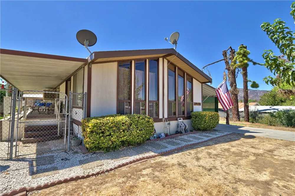 21869 Raynor Wildomar, CA 92595