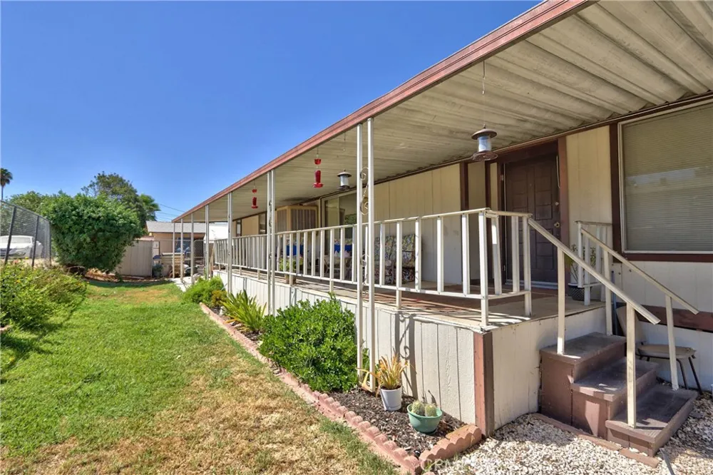 21869 Raynor Wildomar, CA 92595