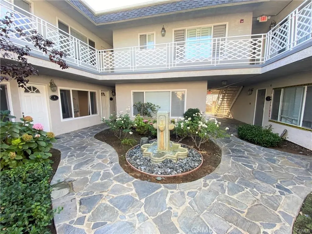 1720 Newport Avenue #5 Long Beach, CA 90804