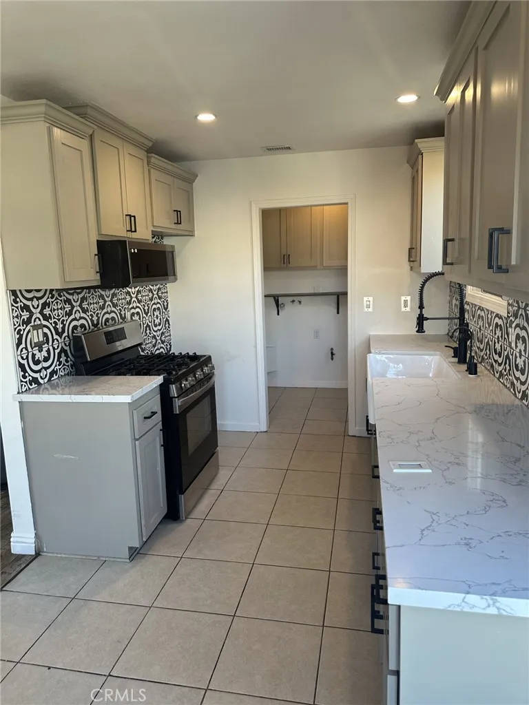 12109 Harvest Norwalk, CA 90650