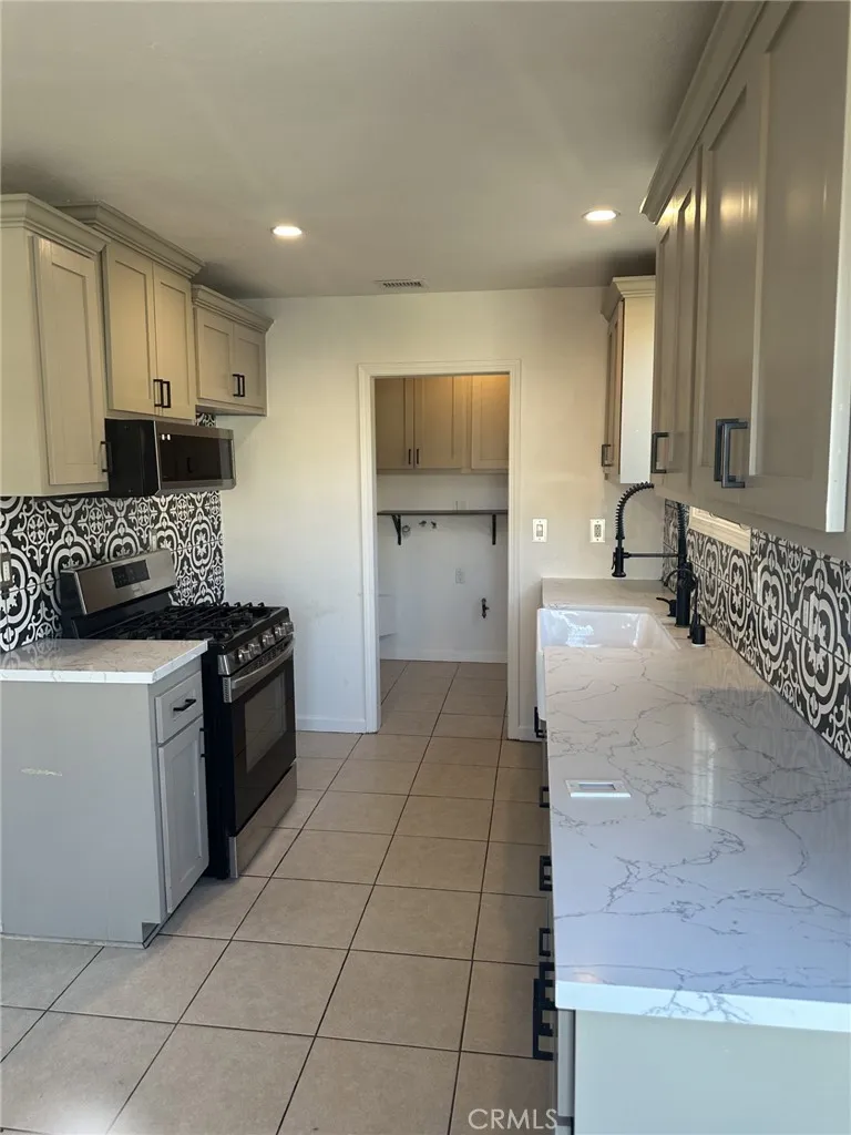 12109 Harvest Norwalk, CA 90650