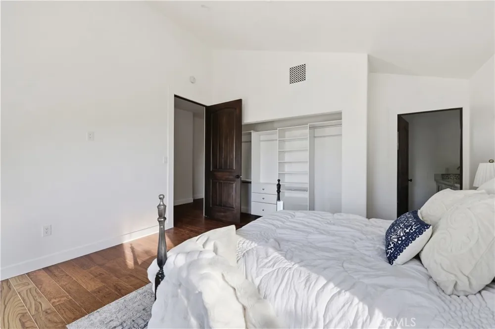 1222 Princeton Drive Glendale, CA 91205