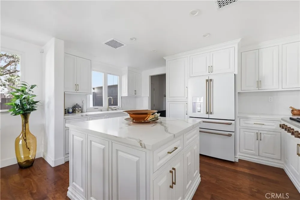 1222 Princeton Drive Glendale, CA 91205
