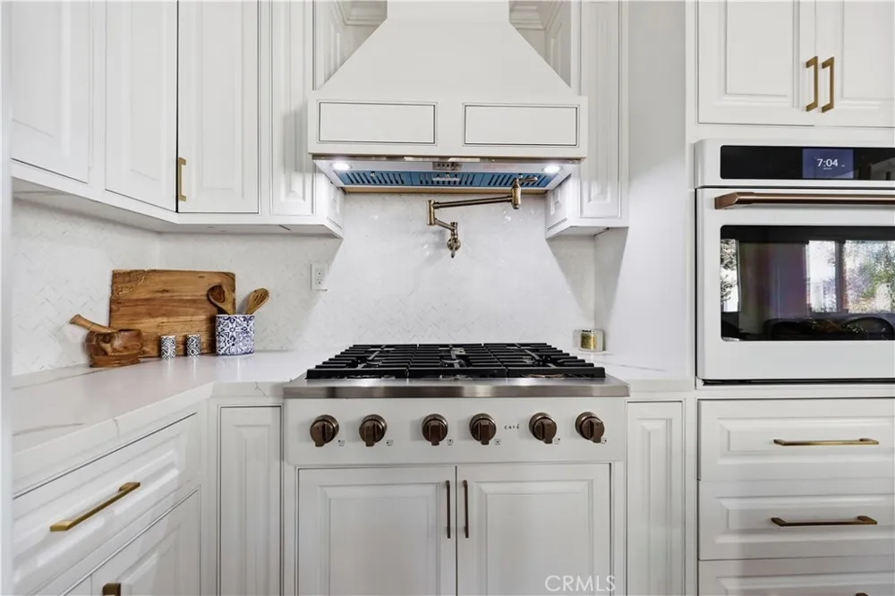 1222 Princeton Drive Glendale, CA 91205