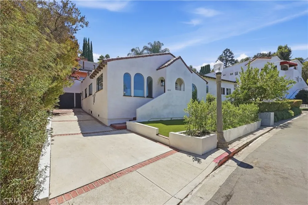 1222 Princeton Drive Glendale, CA 91205