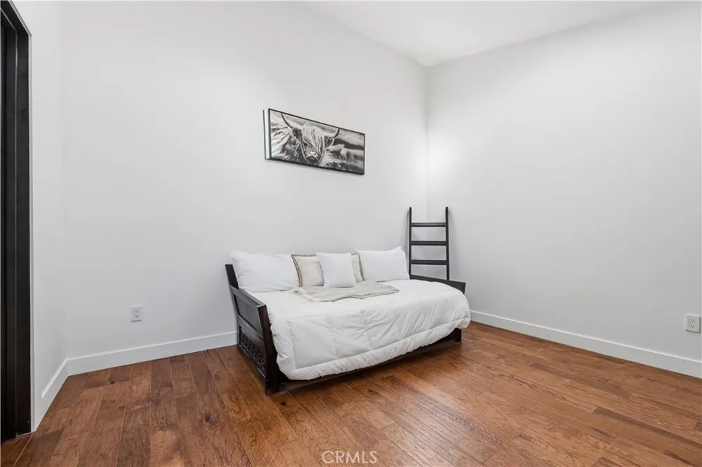 1222 Princeton Drive Glendale, CA 91205