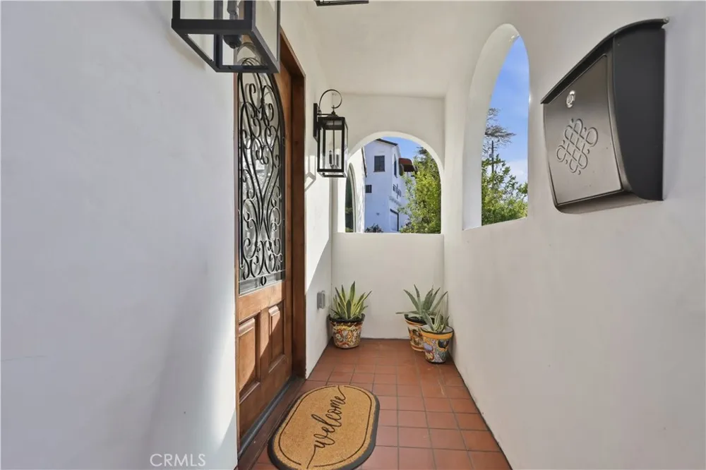 1222 Princeton Drive Glendale, CA 91205