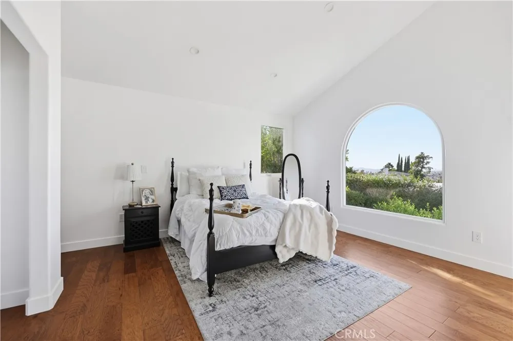 1222 Princeton Drive Glendale, CA 91205